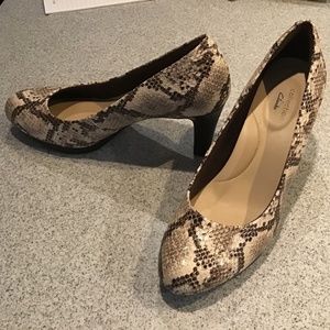 Clarks Adriel Viola Pump, Taupe Snake, Sz 9